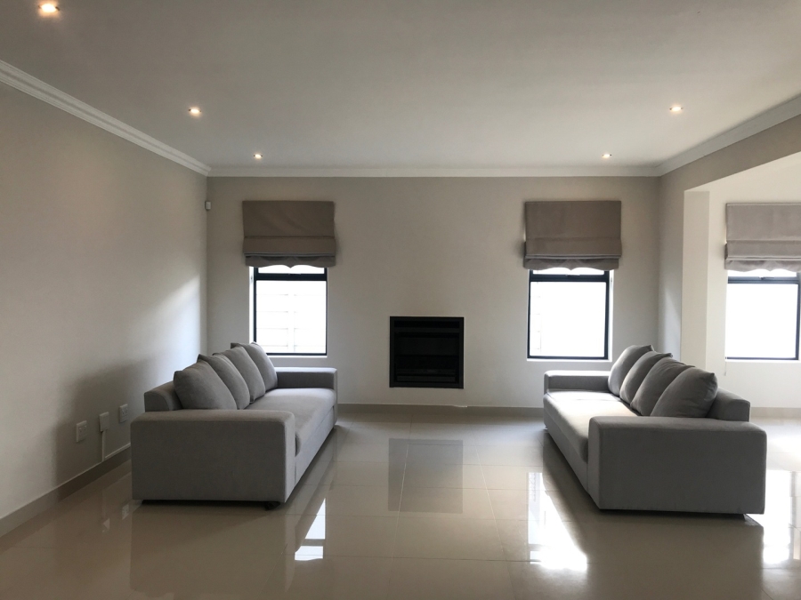 To Let 4 Bedroom Property for Rent in Parklands North Western Cape